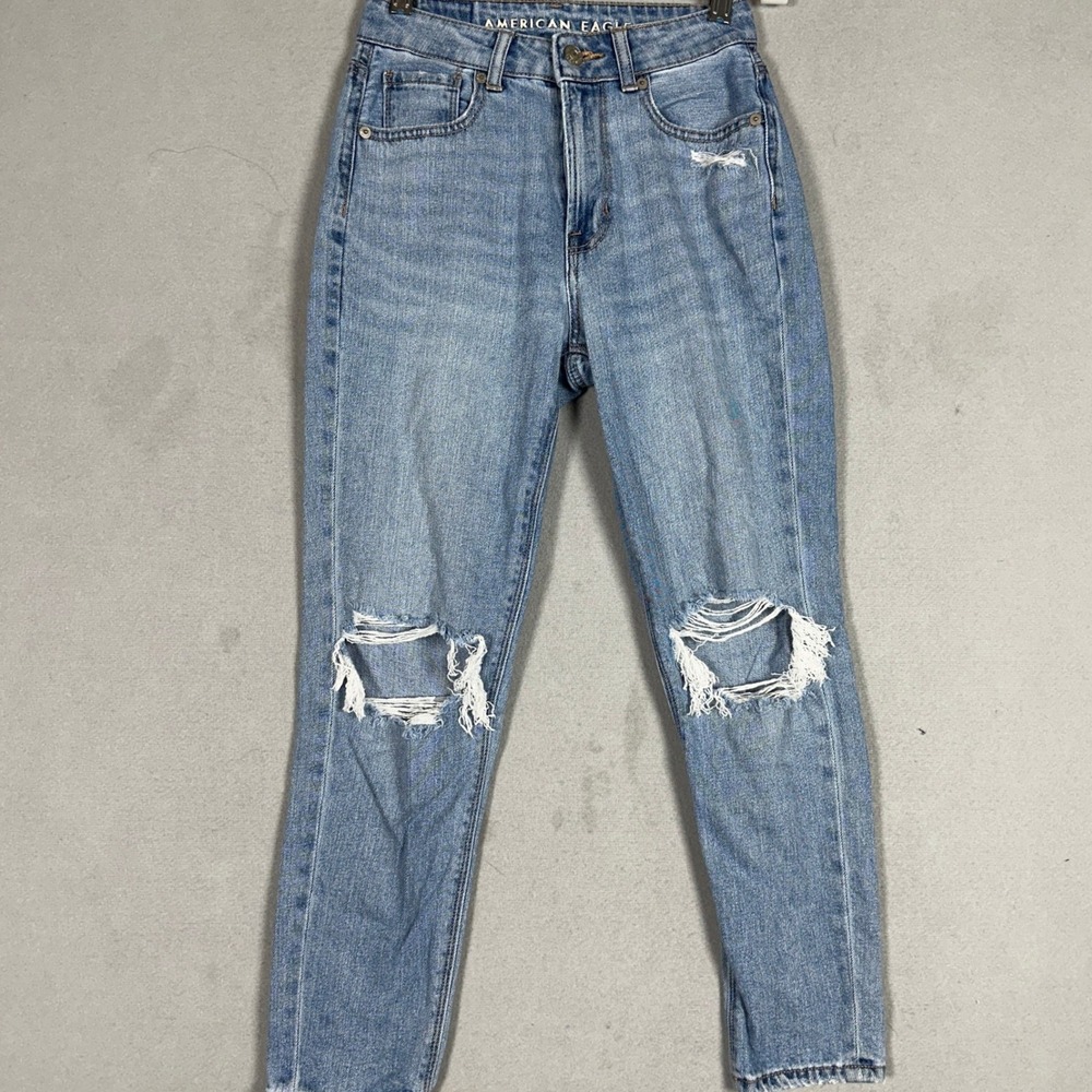 American Eagle Jeans Womens 00 Short Mom Jean Blue Light Wash Ripped Denim EUC